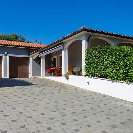 Villa Anavi Bicici Exterior photo
